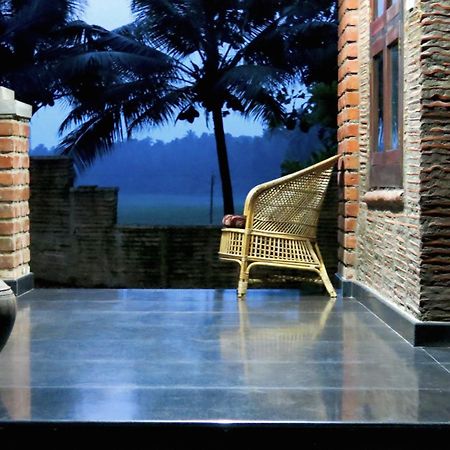 Thrissur Clayfingers Art Cottage מראה חיצוני תמונה
