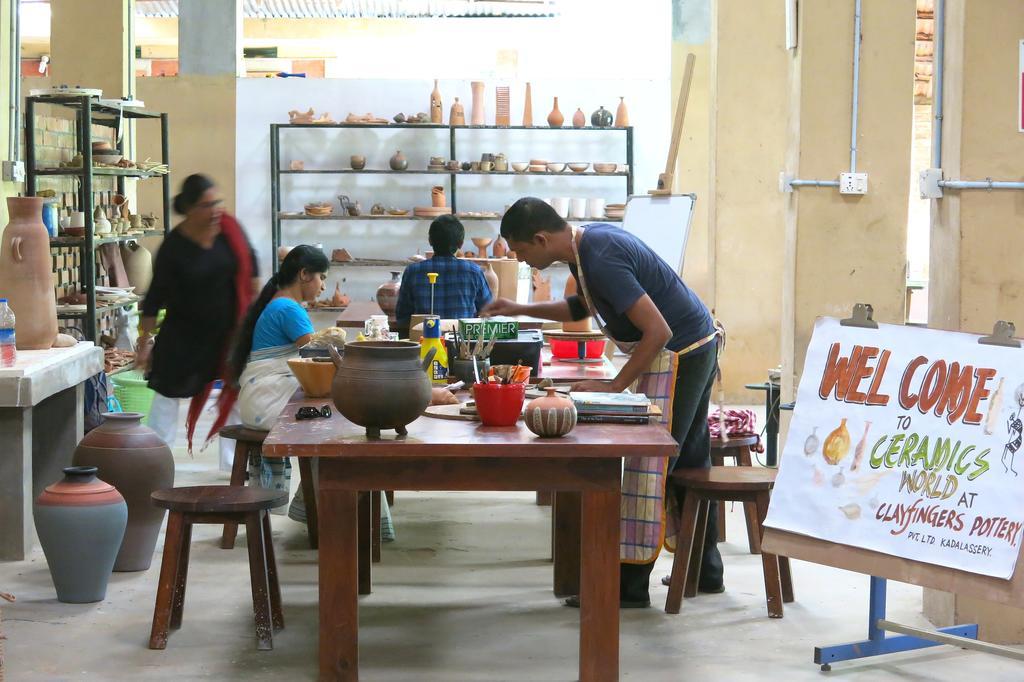 Thrissur Clayfingers Art Cottage חדר תמונה
