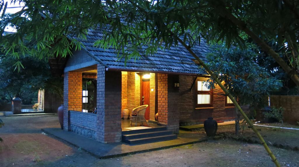 Thrissur Clayfingers Art Cottage חדר תמונה