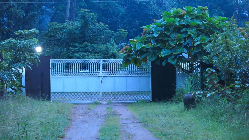 Thrissur Clayfingers Art Cottage חדר תמונה